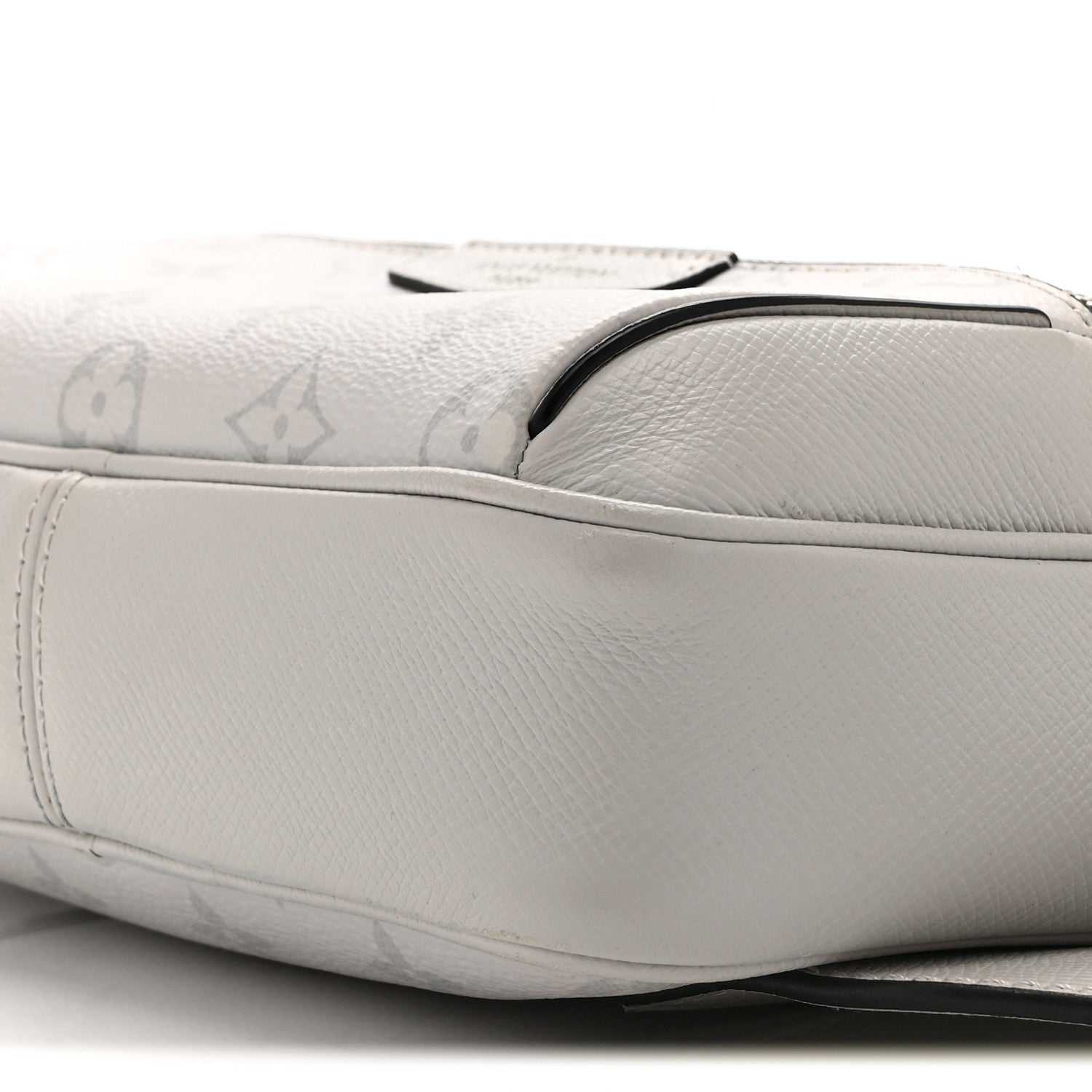Louis Vuitton Taiga Monogram Outdoor Bumbag White 10 of 10