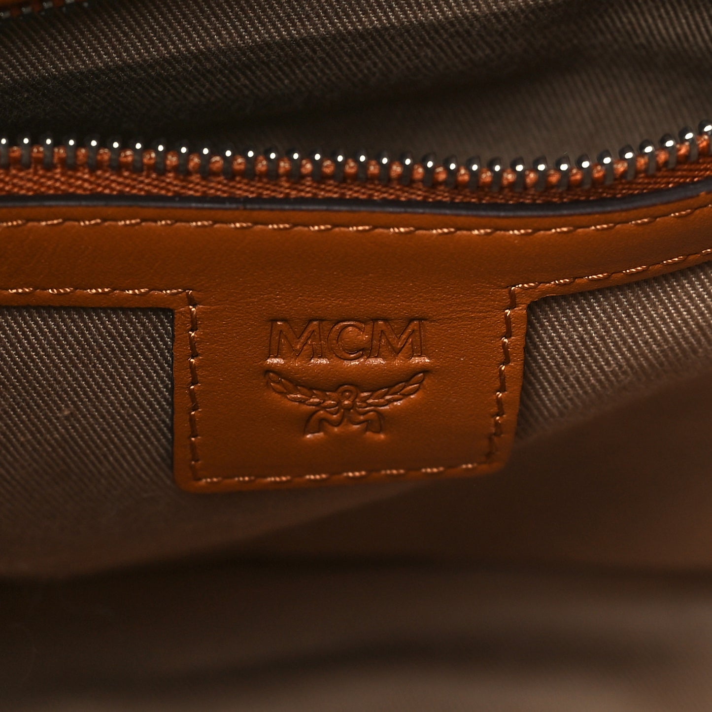 Visetos Crocodile Embossed Geonautic Bucket Bag Cognac