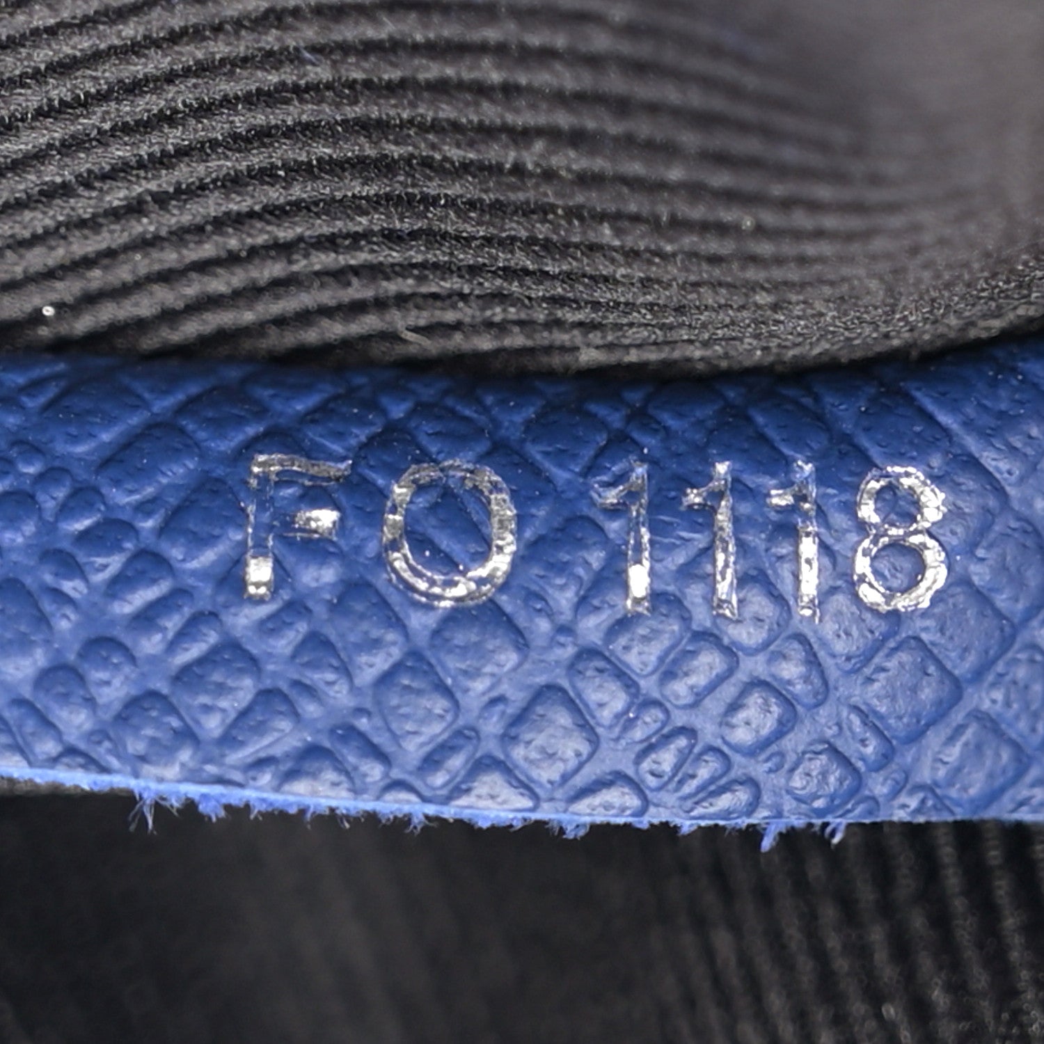 Louis Vuitton Taiga Outdoor Messenger Cobalt 7 of 10