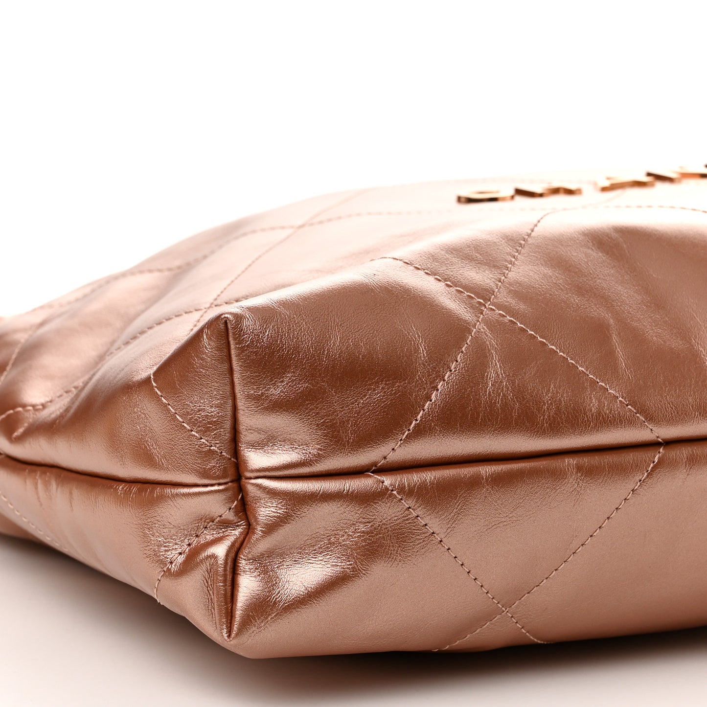 Metallic Calfskin Quilted Chanel 22 Pink