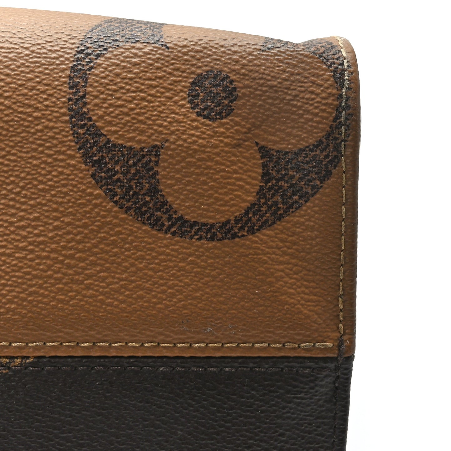 Reverse Monogram Giant Onthego MM