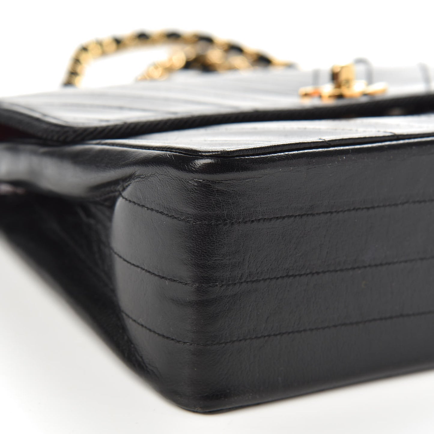 Lambskin Chevron Quilted Medium Single Flap Black