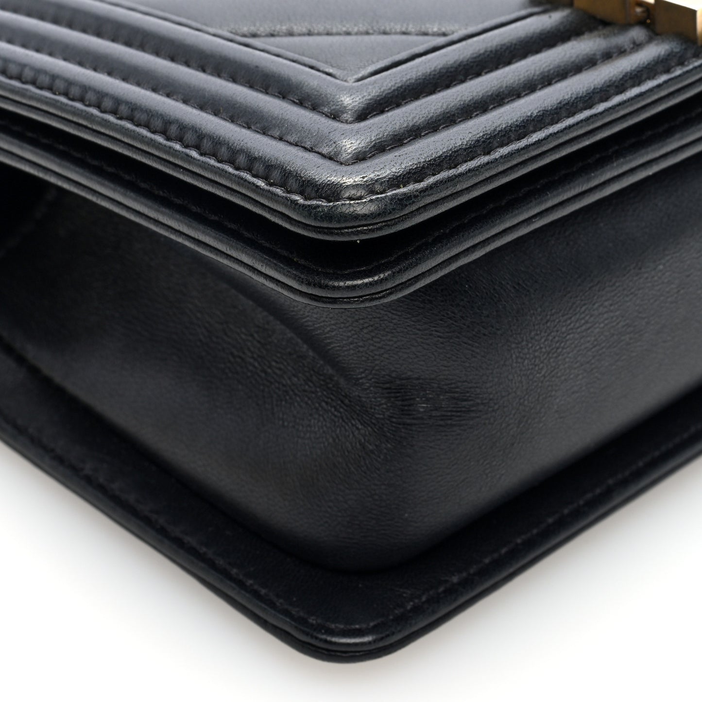 Lambskin Chevron Quilted Small Boy Flap Black