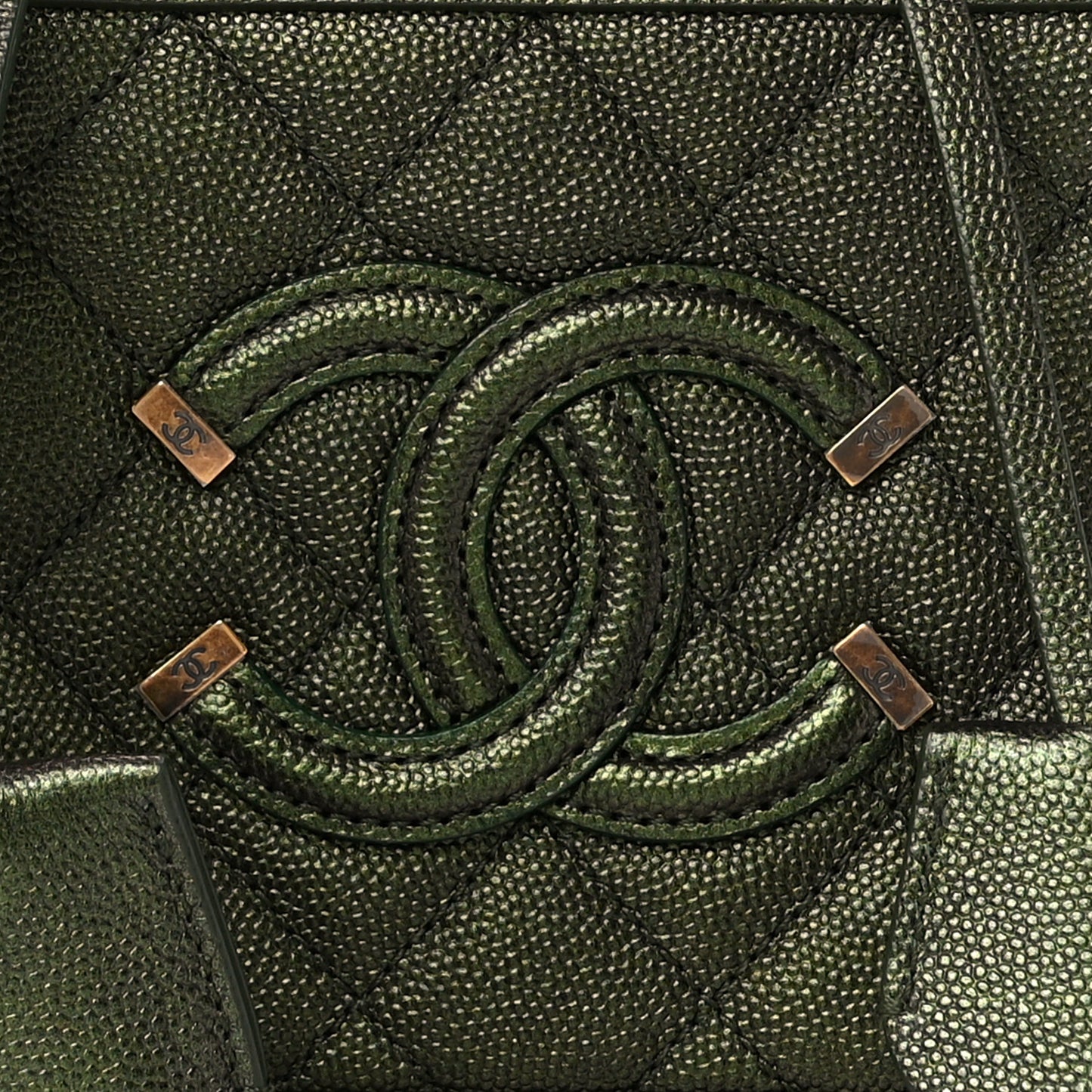 Iridescent Caviar Quilted Small CC Filigree Vanity Case Green