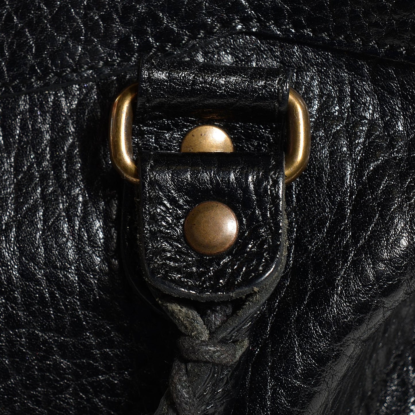 Pebbled Caribou Classic Hardware First Black