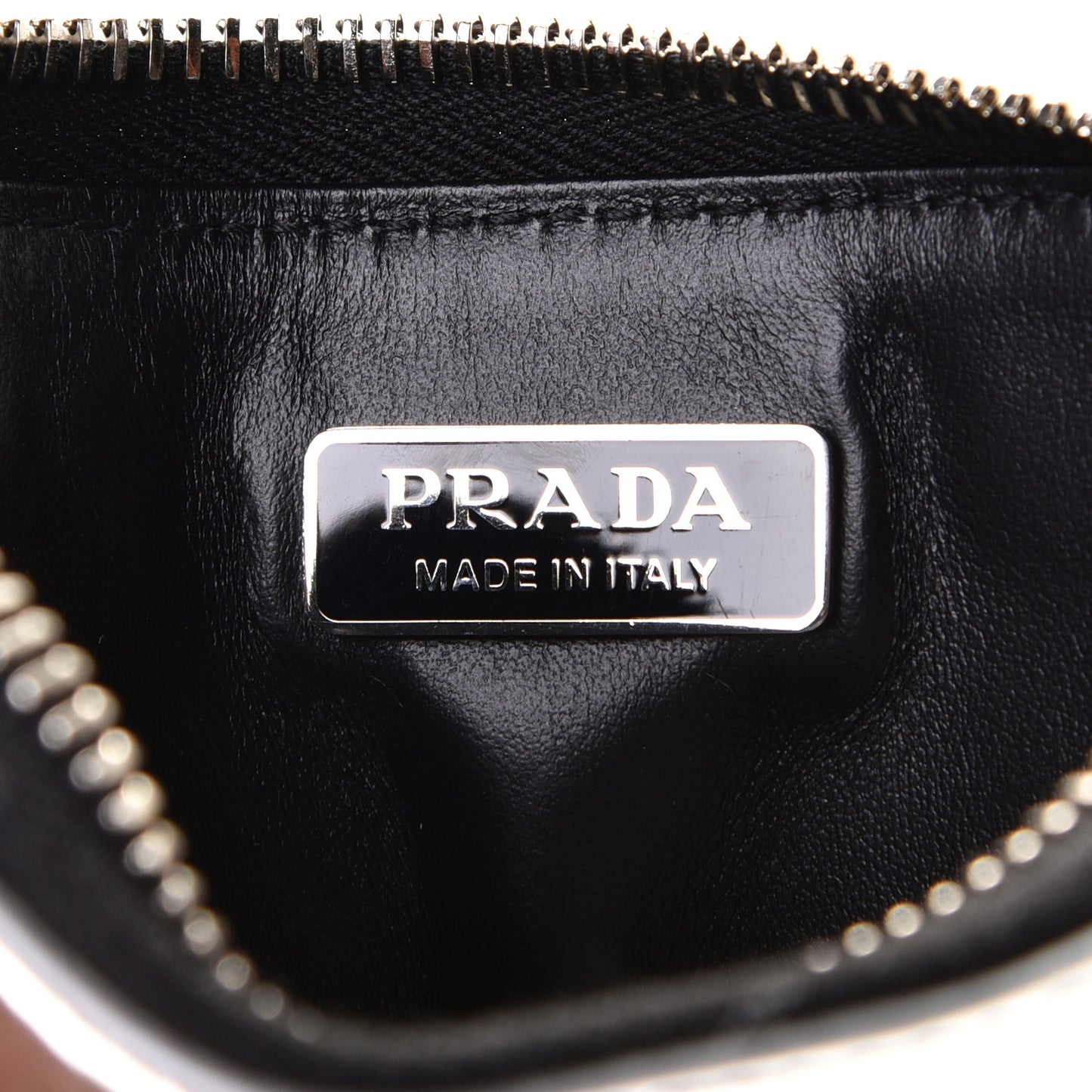 Spazzolato Mini Triangle Chain Crossbody Pouch Argento