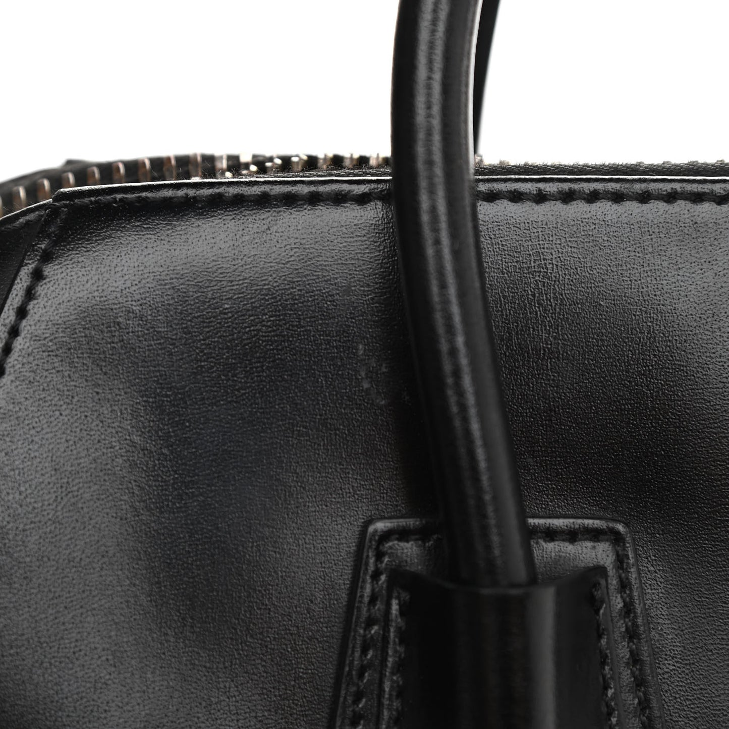 Shiny Lord Calfskin Medium Antigona Black