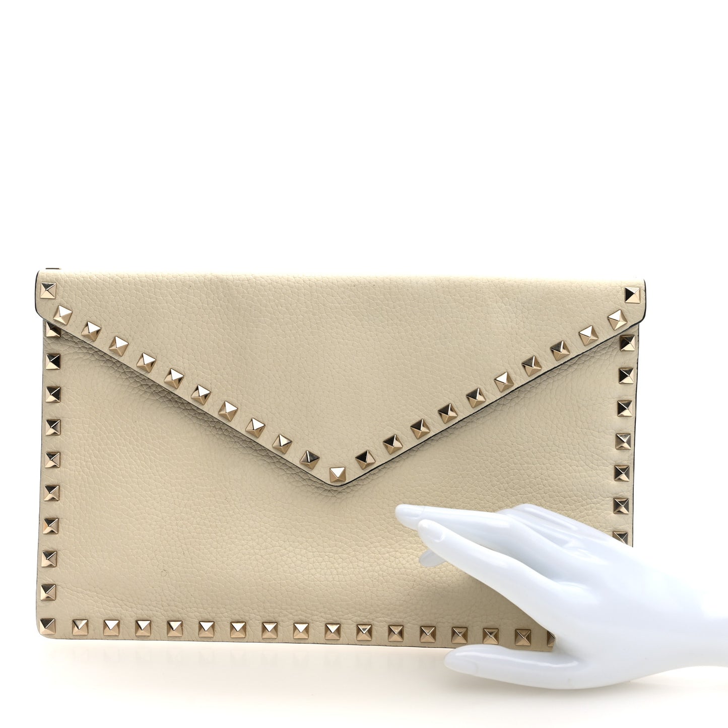 Pebbled Calfskin Large Rockstud Envelope Clutch Light Ivory