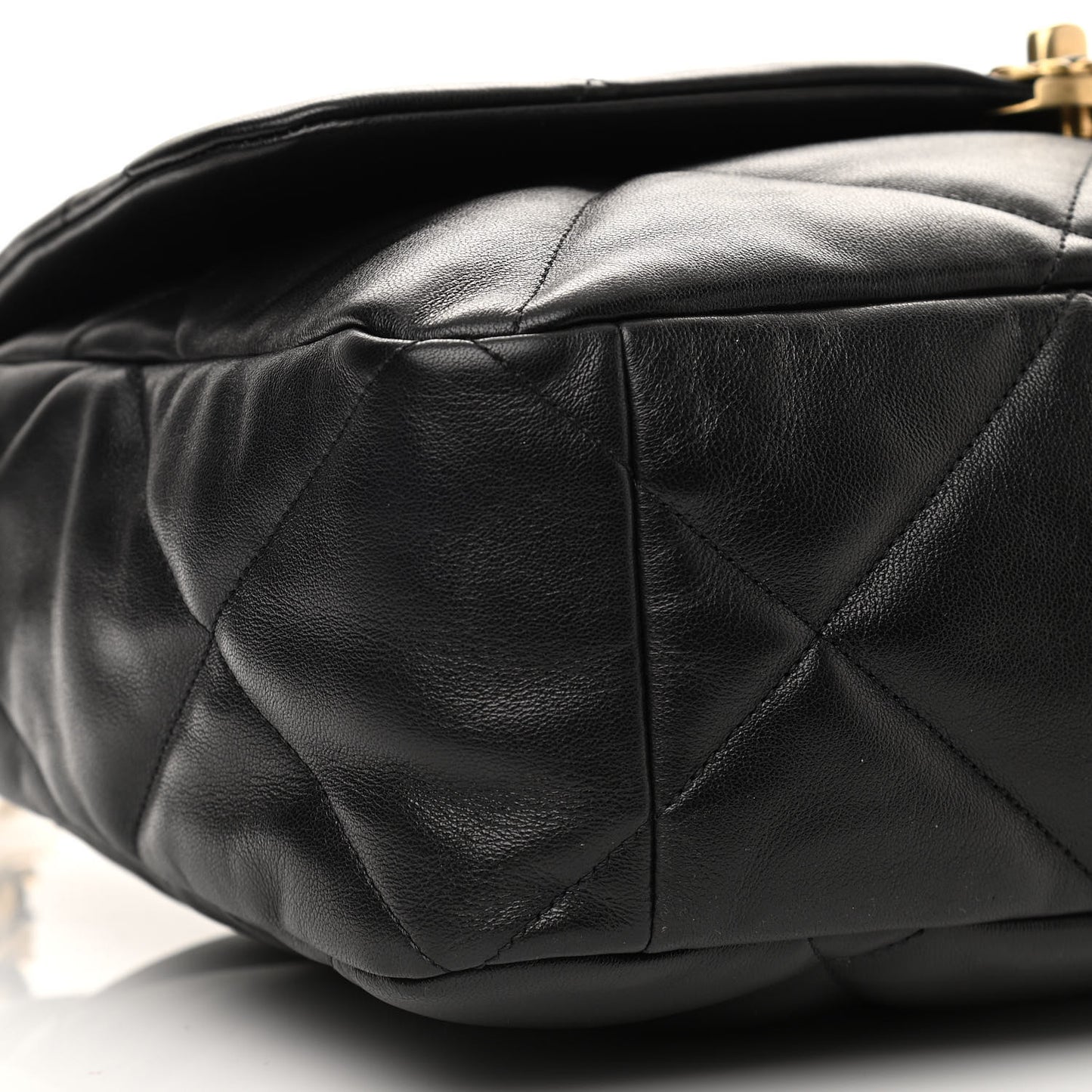Lambskin Quilted Maxi Chanel 19 Flap Black