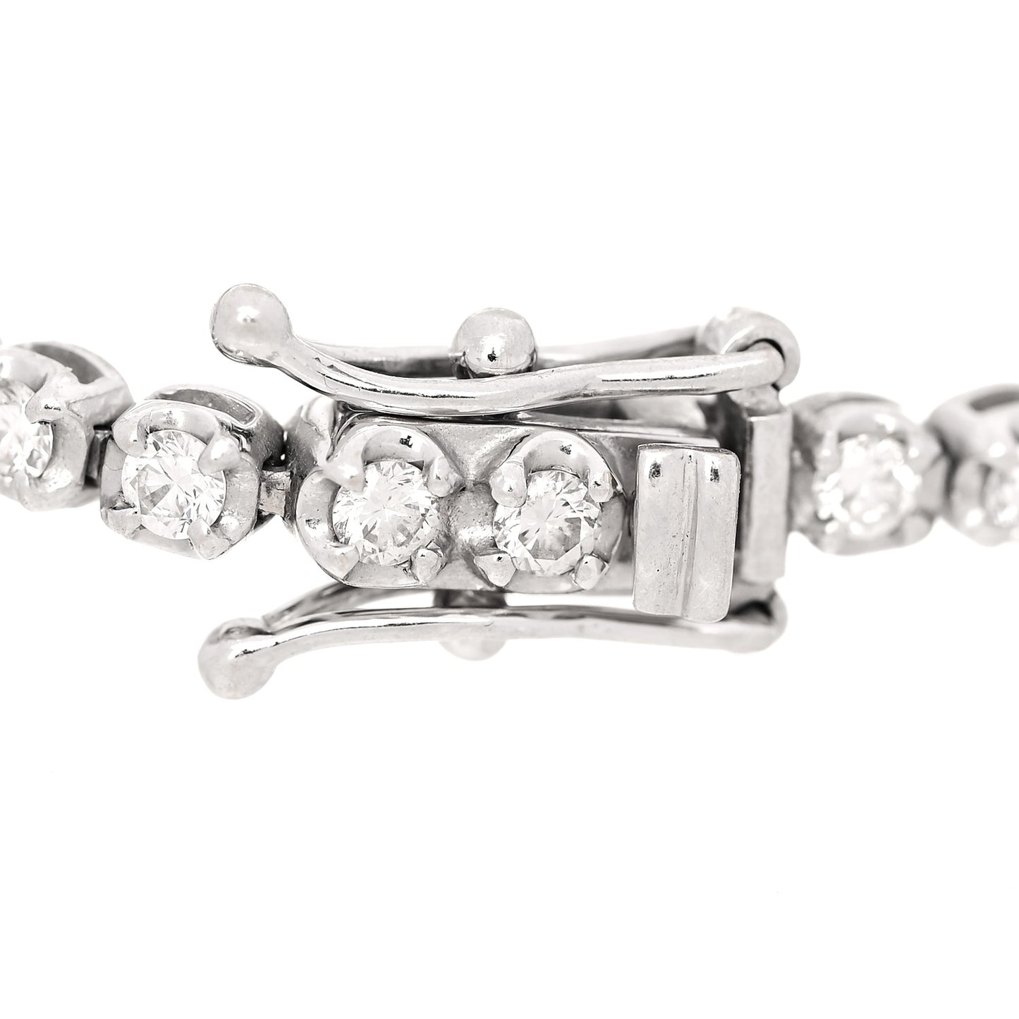 18K White Gold Diamond Graduated Tennis Bracelet