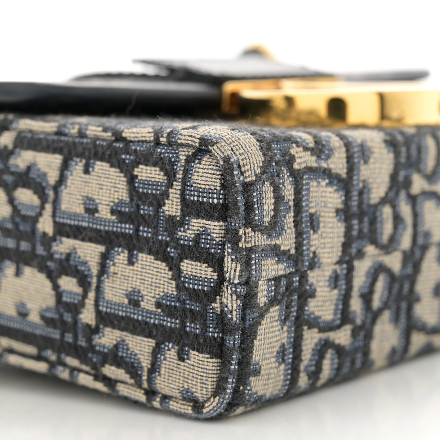 Oblique 30 Montaigne Box Bag Blue