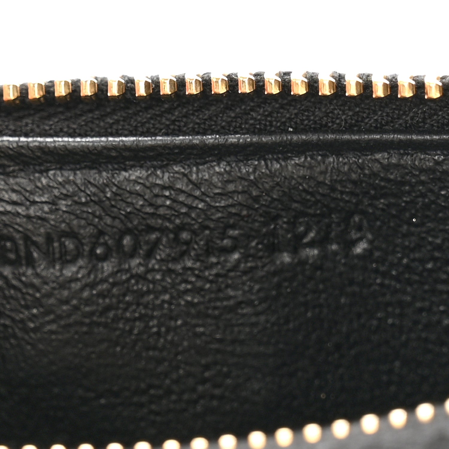 Saint Laurent Grain De Poudre Matelasse Chevron Monogram Fragments Zippered Card Case Black 7 of 10
