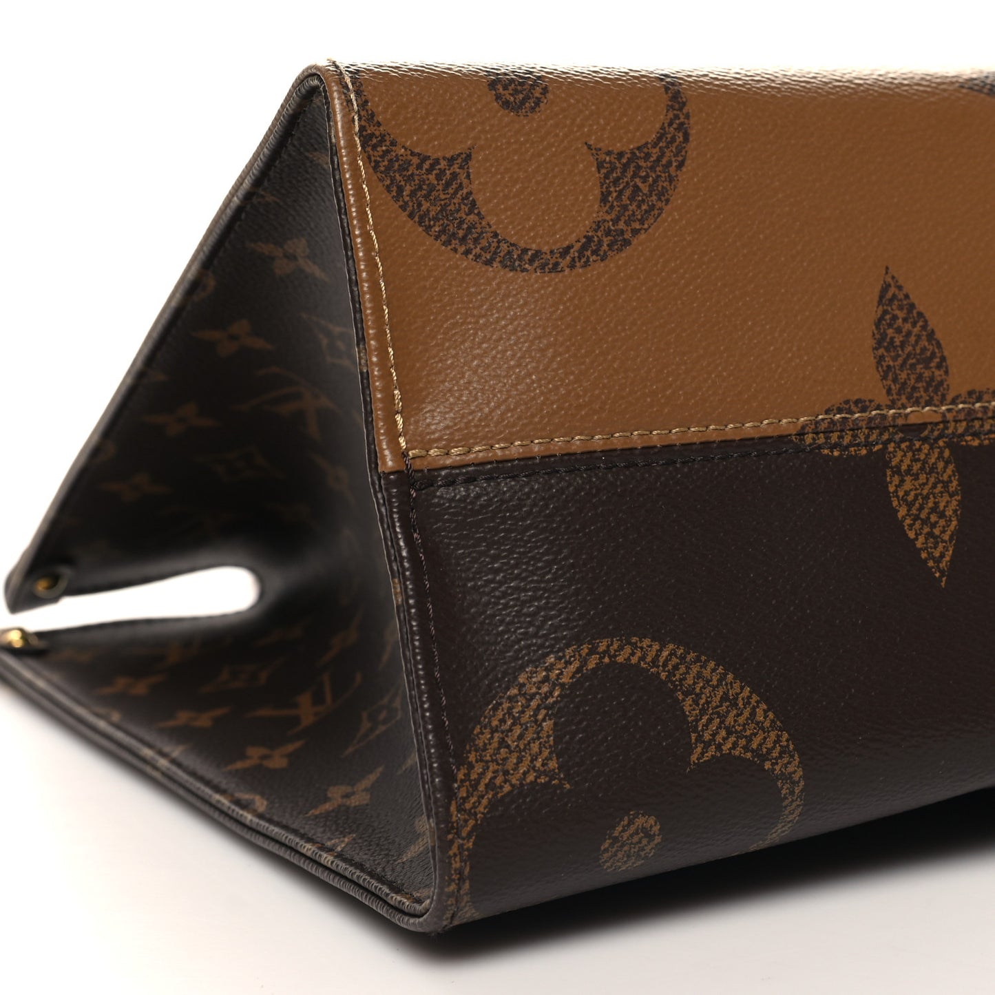 Reverse Monogram Giant Onthego MM