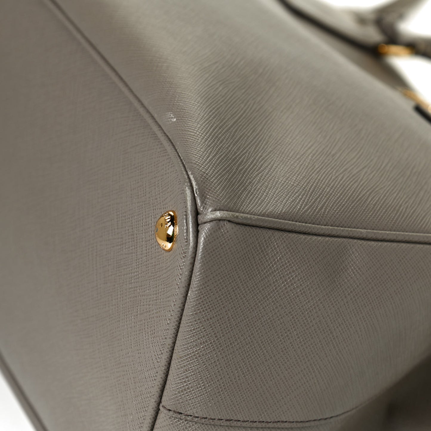 Saffiano Medium Galleria Double Zip Tote Argilla