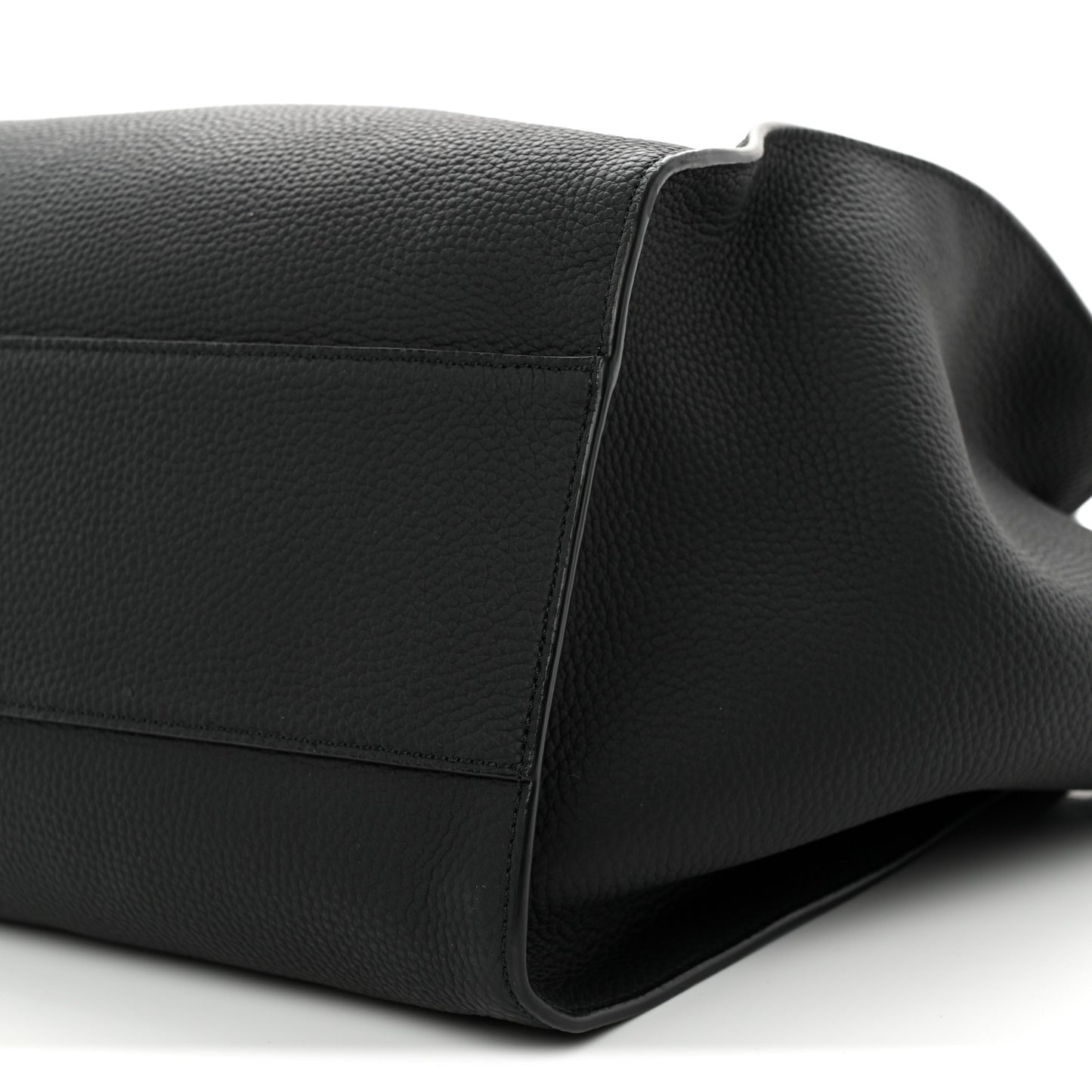 Matte Grained Calfskin Marlo 17 Black