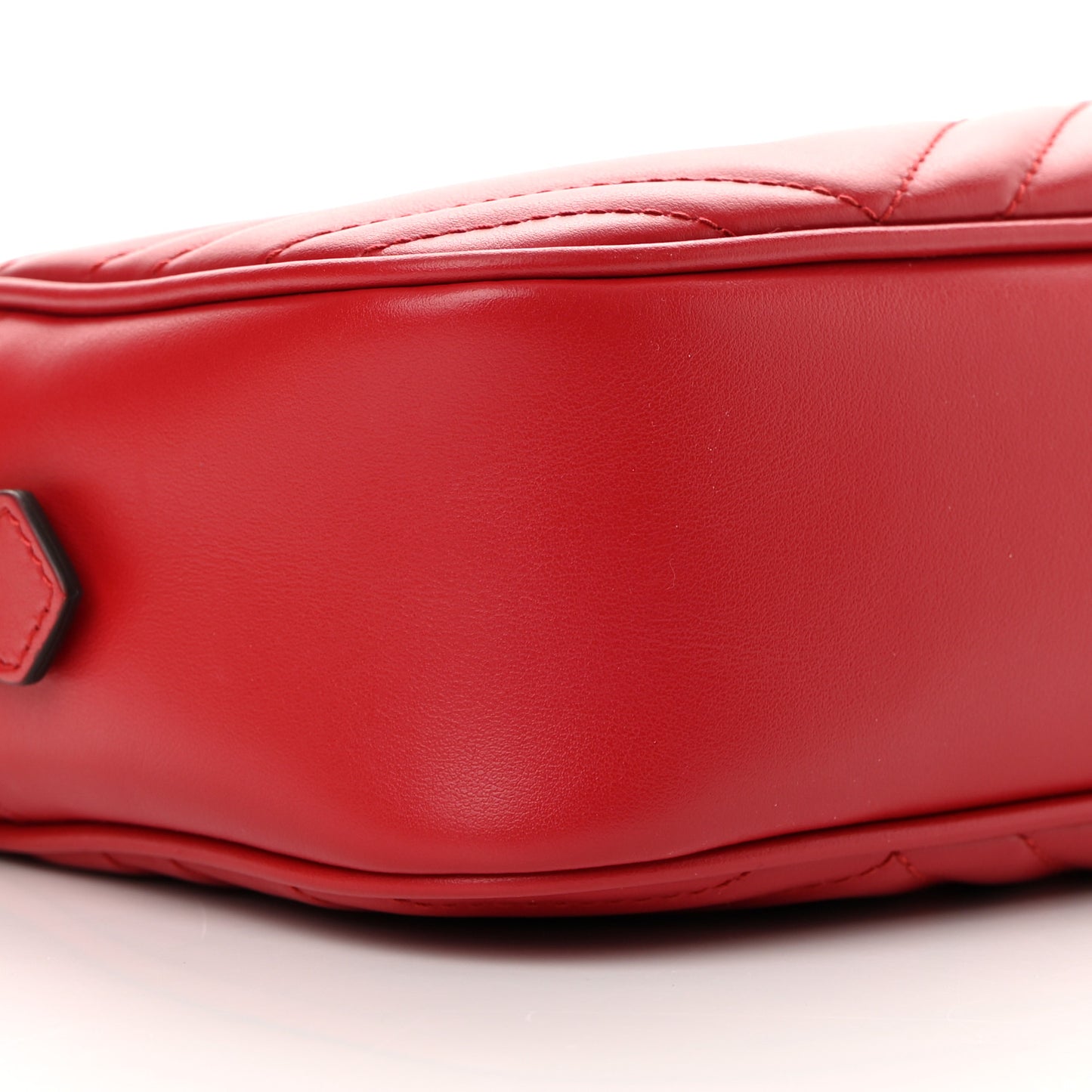 Calfskin Matelasse Small GG Marmont Chain Shoulder Bag Hibiscus Red