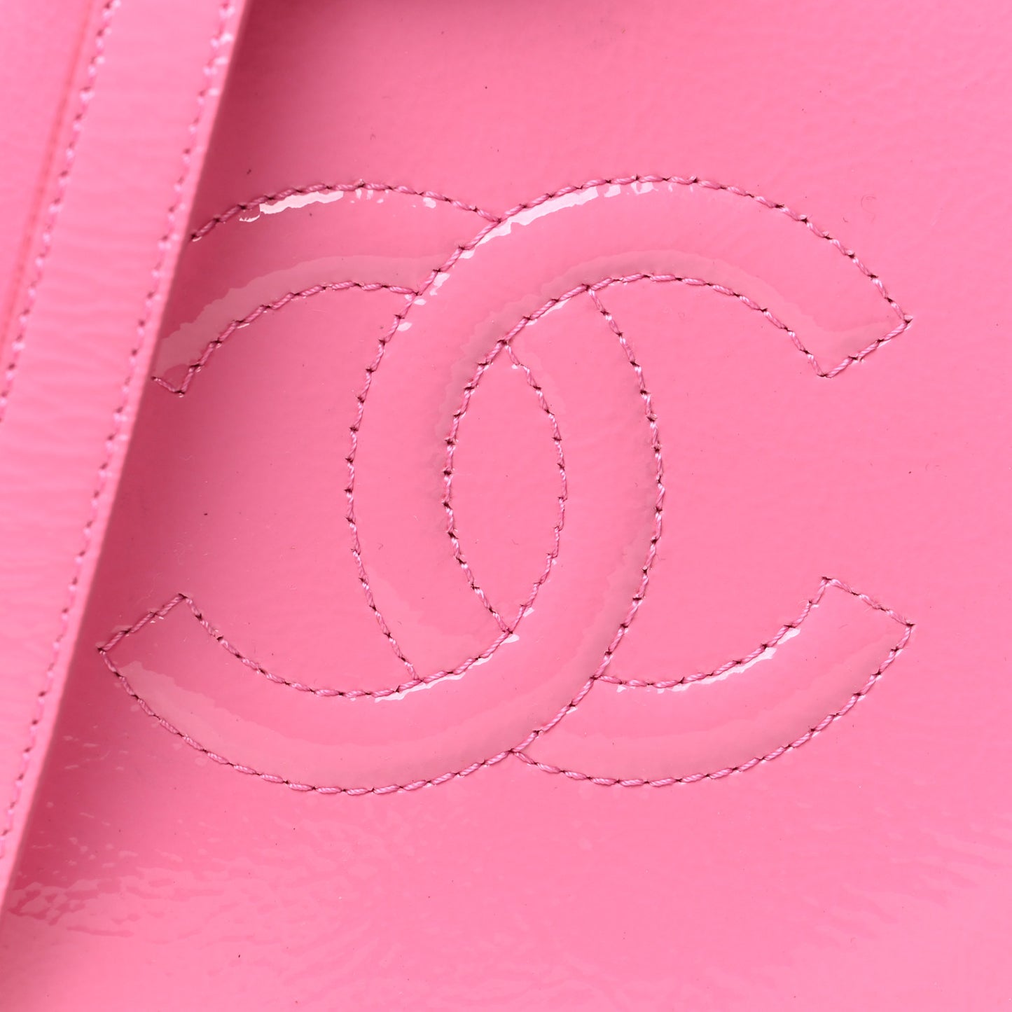 Patent Round As Earth Evening Bag Pink