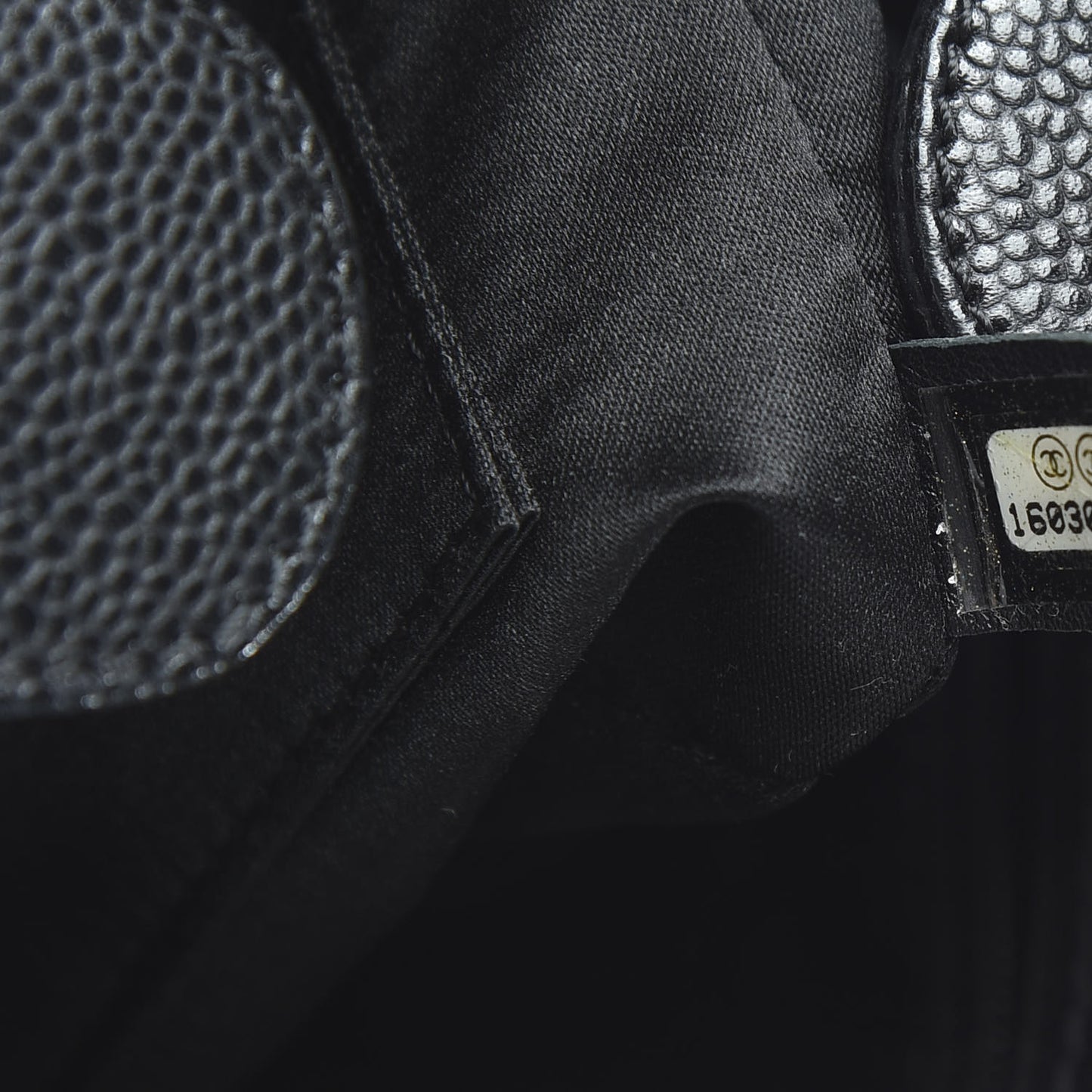 Caviar Quilted Petit Shopping Tote PST Black