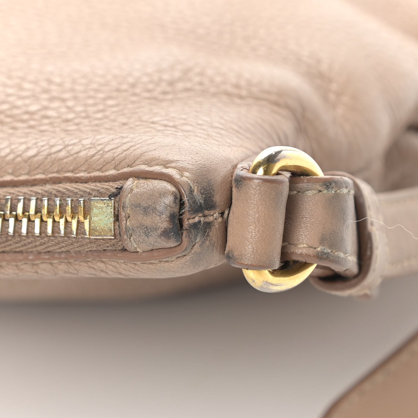 Vitello Daino Zippered Shoulder Bag Cammeo