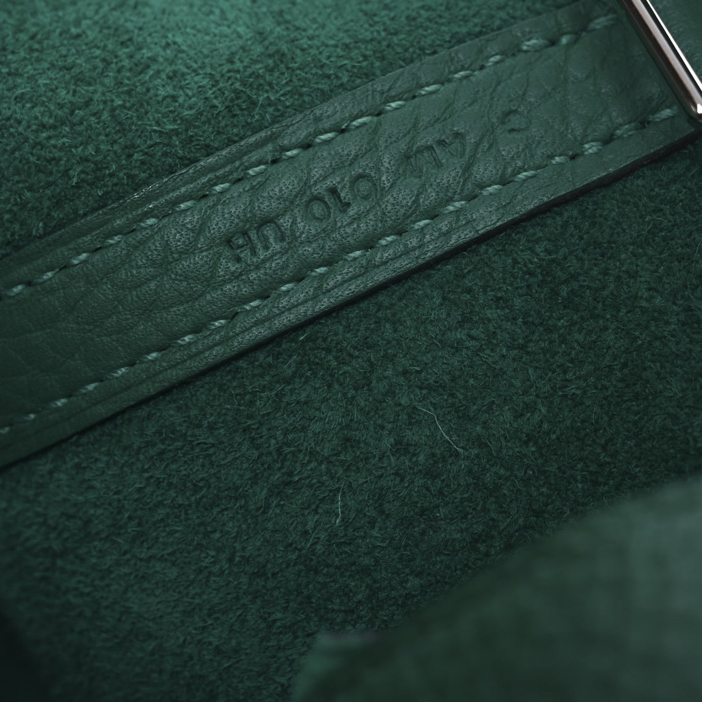 Taurillon Clemence Picotin Lock 22 MM Malachite