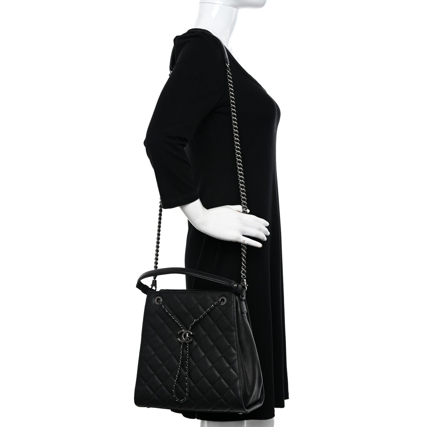 Caviar Quilted Medium CC Bucket Bag Black