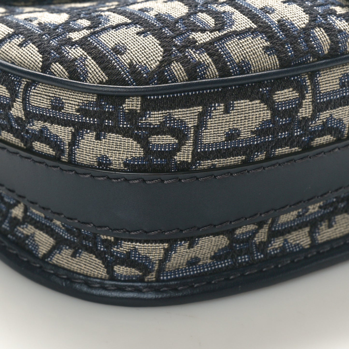 Oblique Medium Bobby Flap Blue