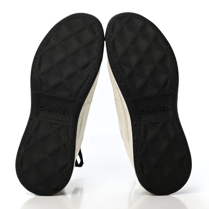 Chanel Velvet Calfskin Mixed Fibers CC Sneakers 40 Ivory Black 4 of 4