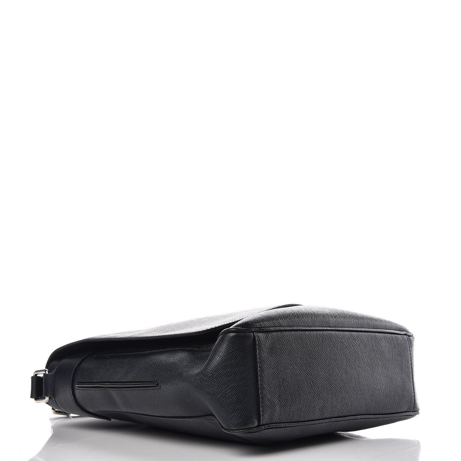 Louis Vuitton Taiga Milo Messenger Boreal 4 of 15