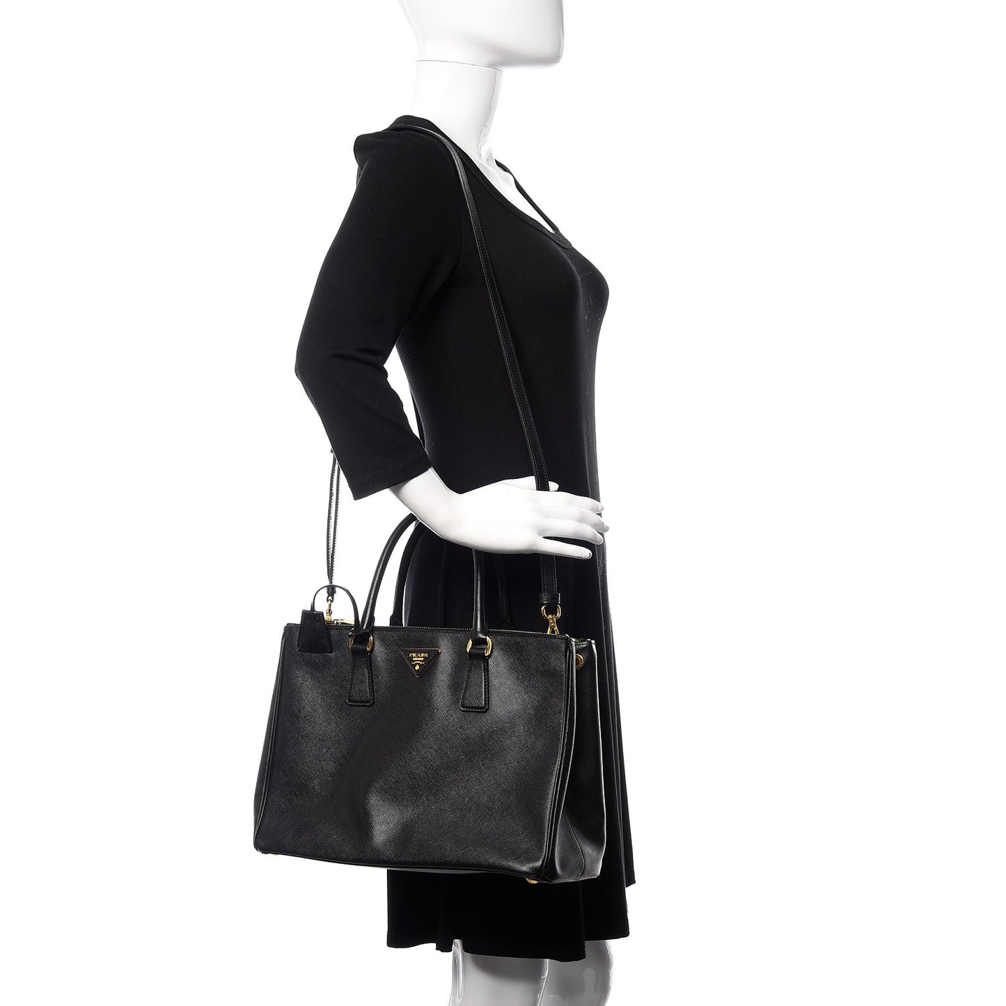 Saffiano Medium Galleria Double Zip Tote Black
