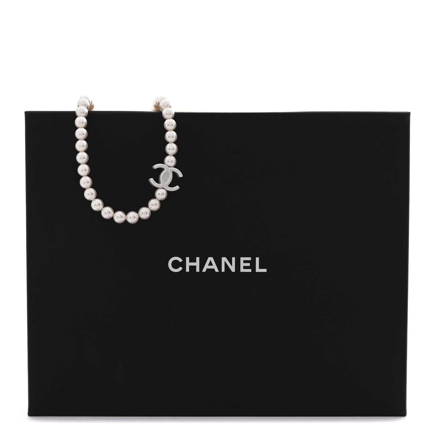 Pearl Metal CC Short Necklace Silver