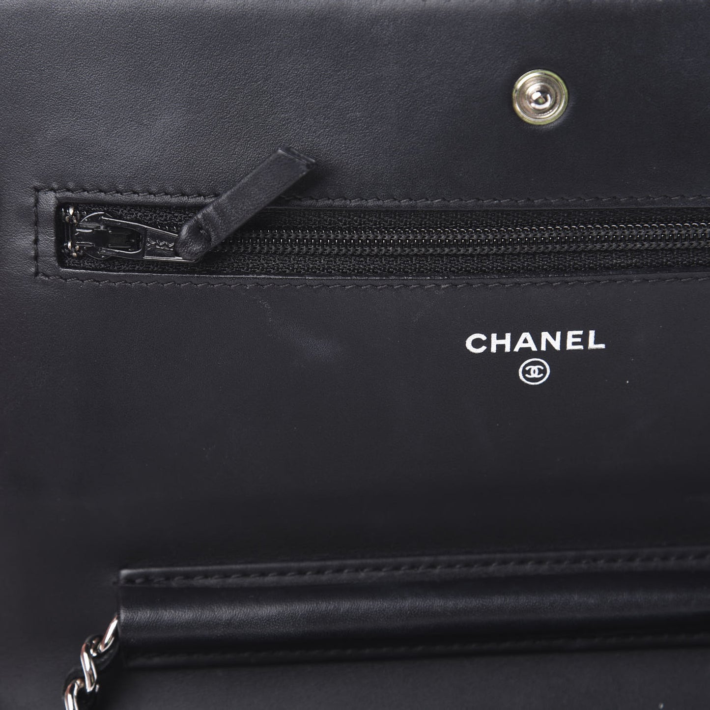 Patent Quilted Wallet On Chain WOC Black