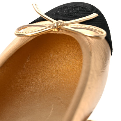 Chanel Laminated Crumpled Lambskin Grosgrain Cap Toe CC Ballerina Flats 37.5 Gold Black 11 of 12
