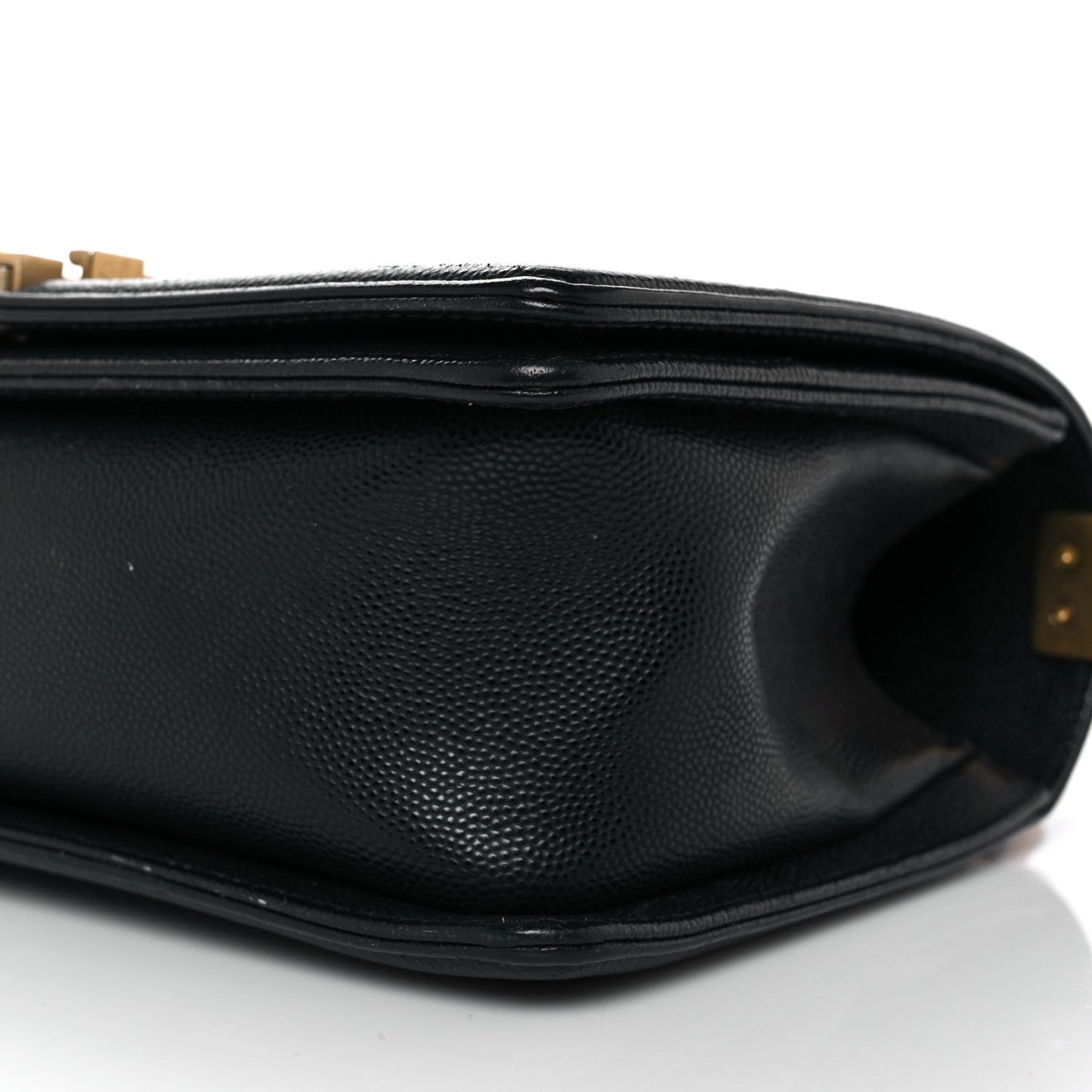 Caviar Quilted Medium Boy Flap Black