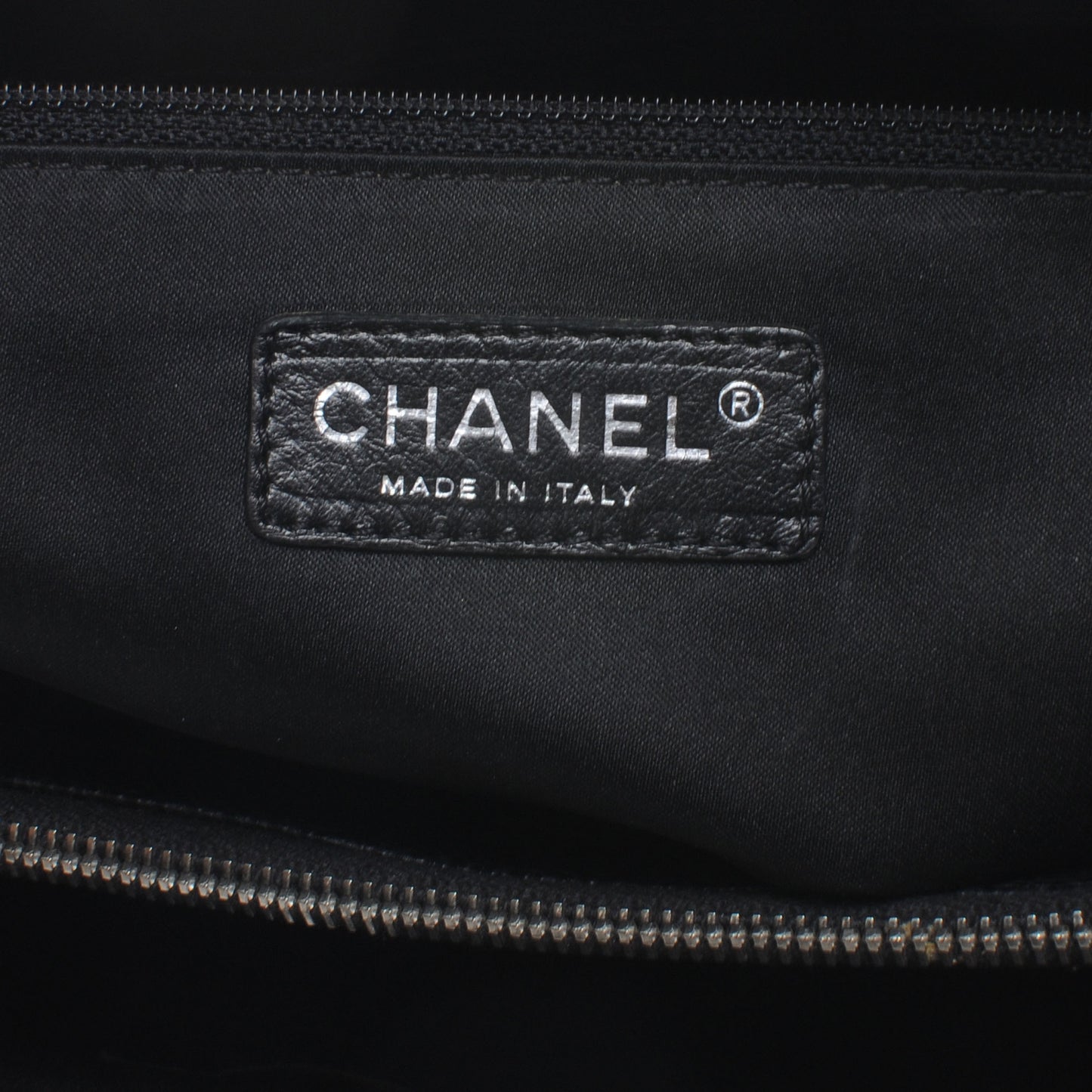 Caviar Grand Shopping Tote GST Black
