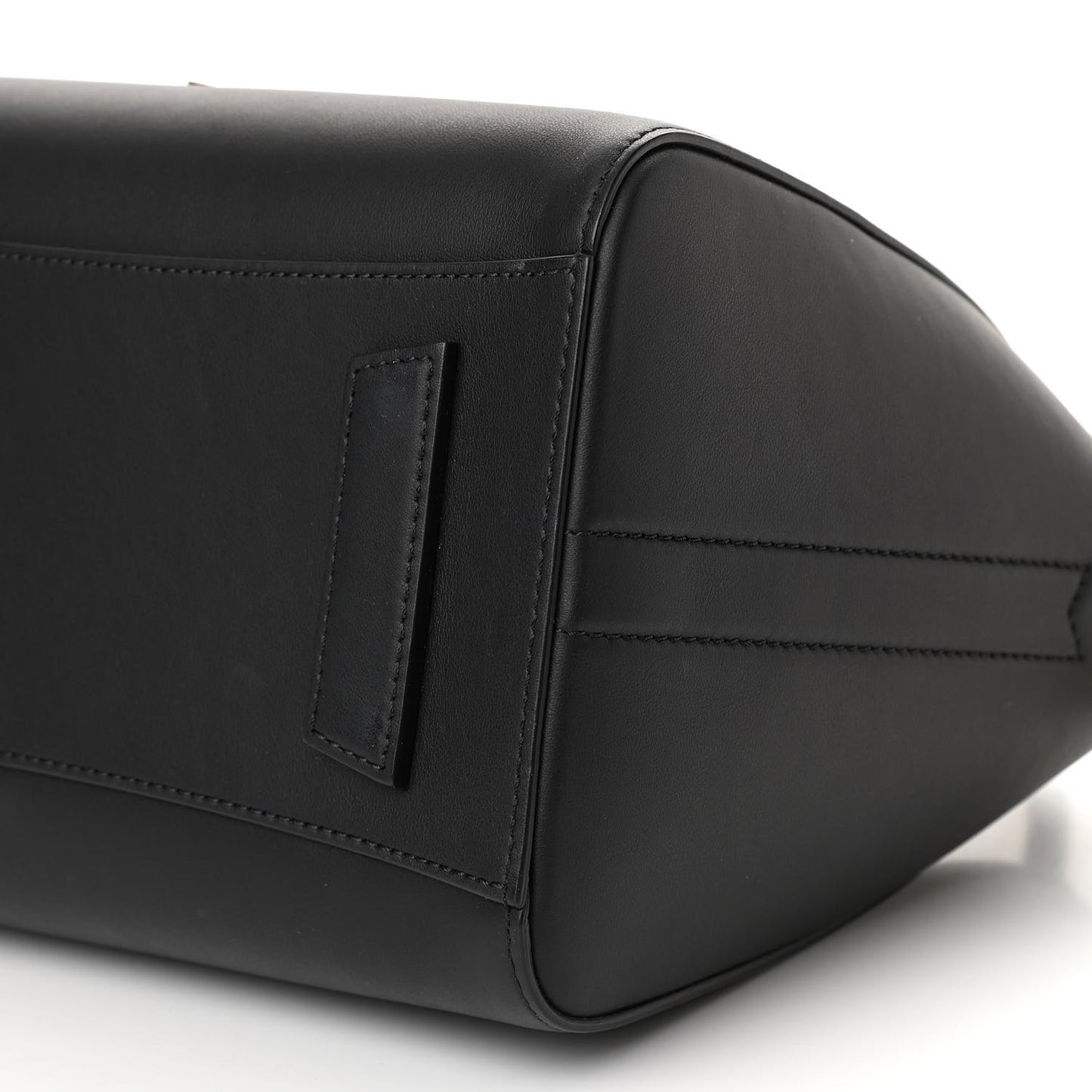 Calfskin Medium Studded Antigona Black