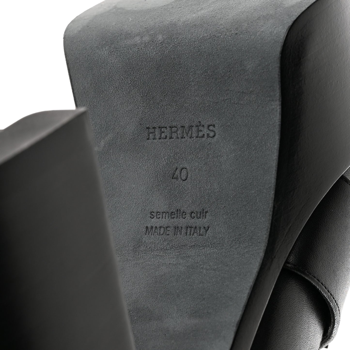 Calfskin Heel 70 Pumps 40 Black