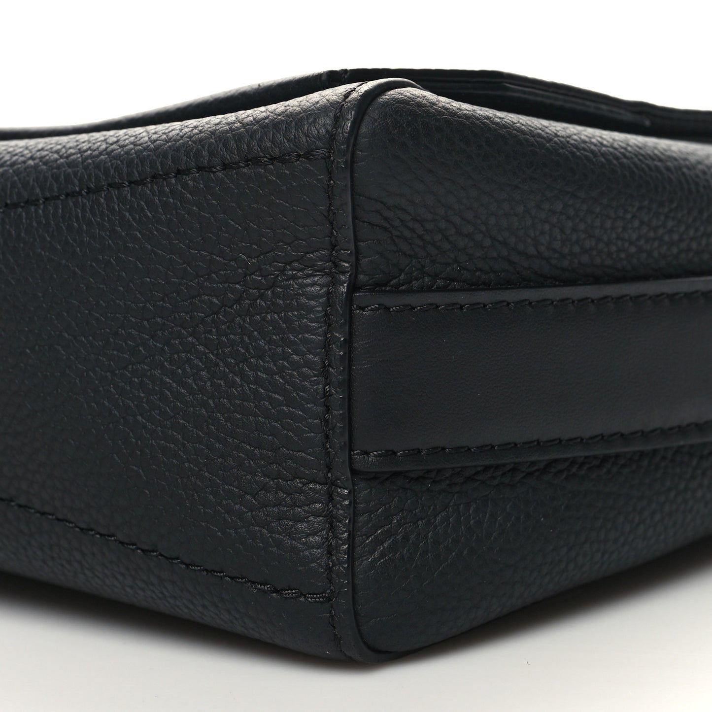 Calfskin Aerogram Messenger Black