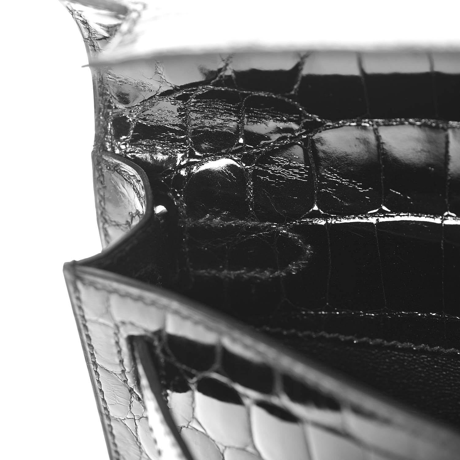 Hermes Shiny Niloticus Crocodile Kelly Cut Pochette Black 14 of 24