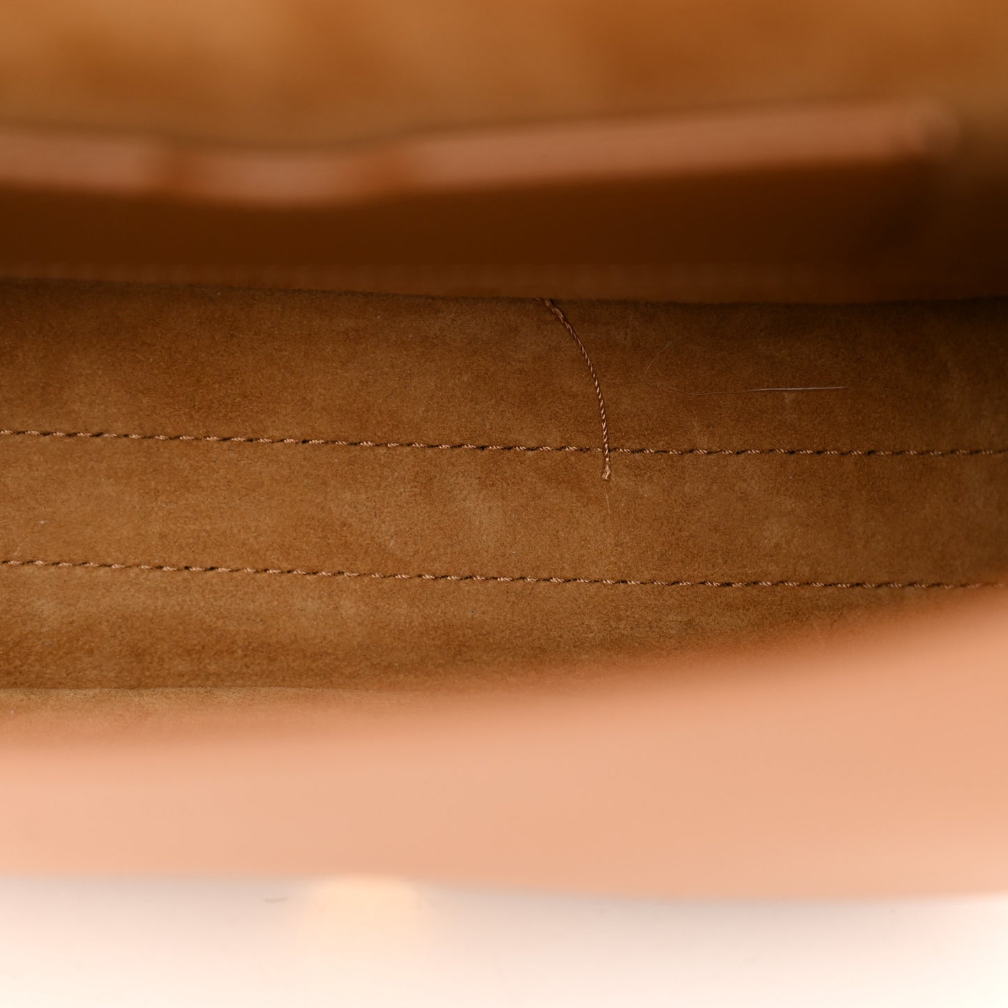 Box Calfskin Medium Bobby Flap Camel