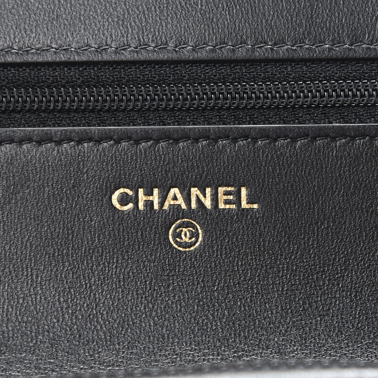Lambskin Plexi Quilted Wallet On Chain WOC Black