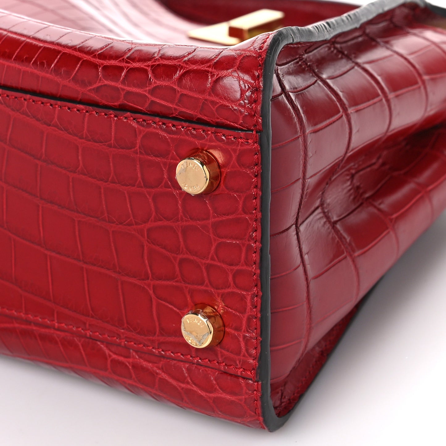 Shiny Crocodile Shiny Nappa Medium Peekaboo Iconic Essentially Satchel Red