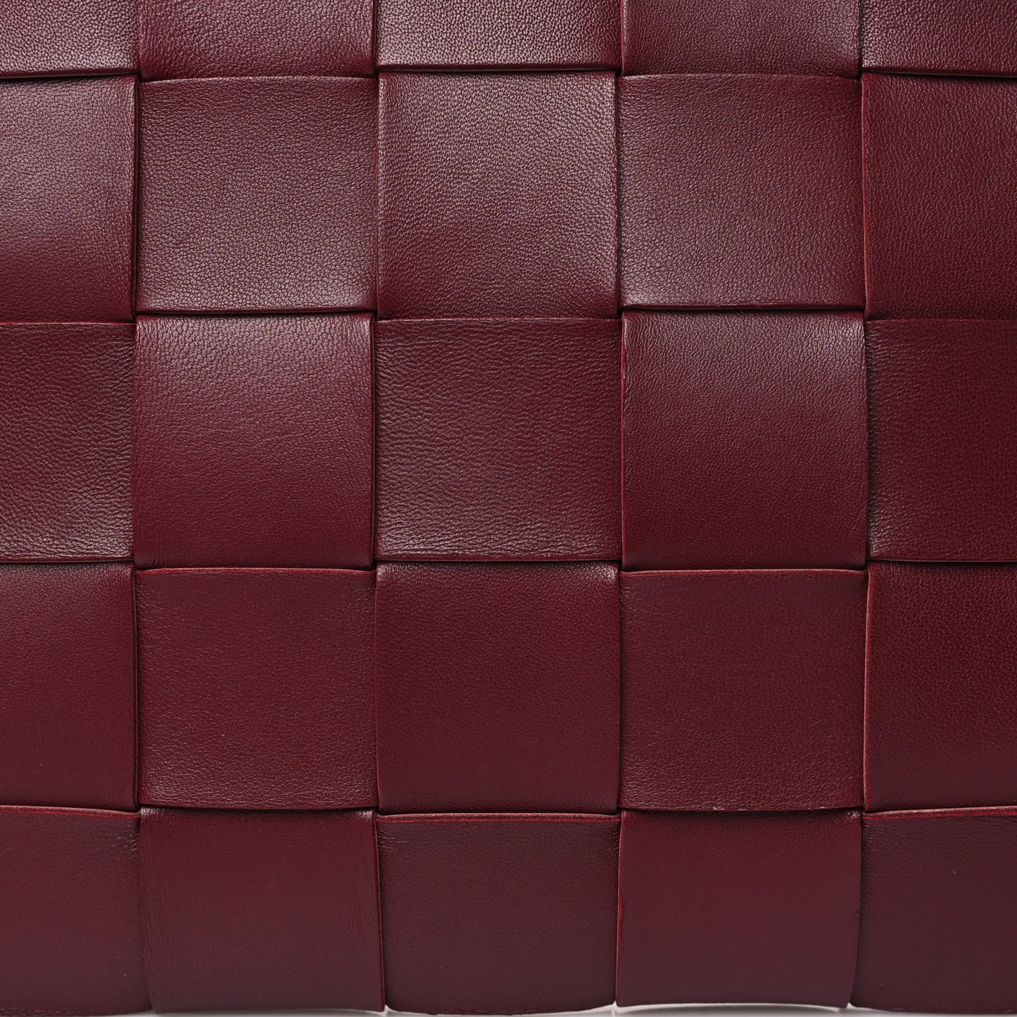 Nappa Maxi Intrecciato Cassette Flat Zip Medium Pouch Bordeaux
