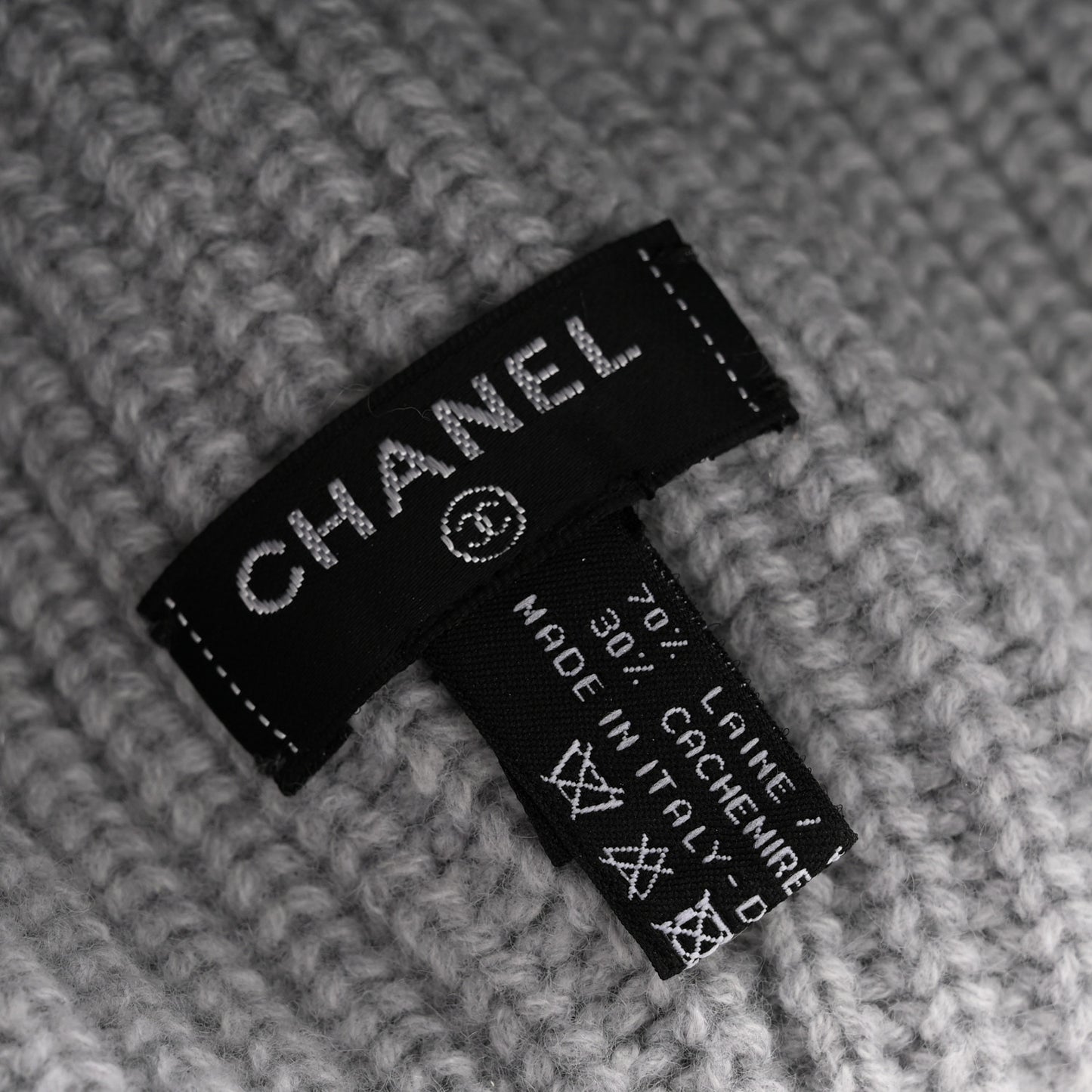 Wool Cashmere CC Beanie Hat Light Grey Fuchsia
