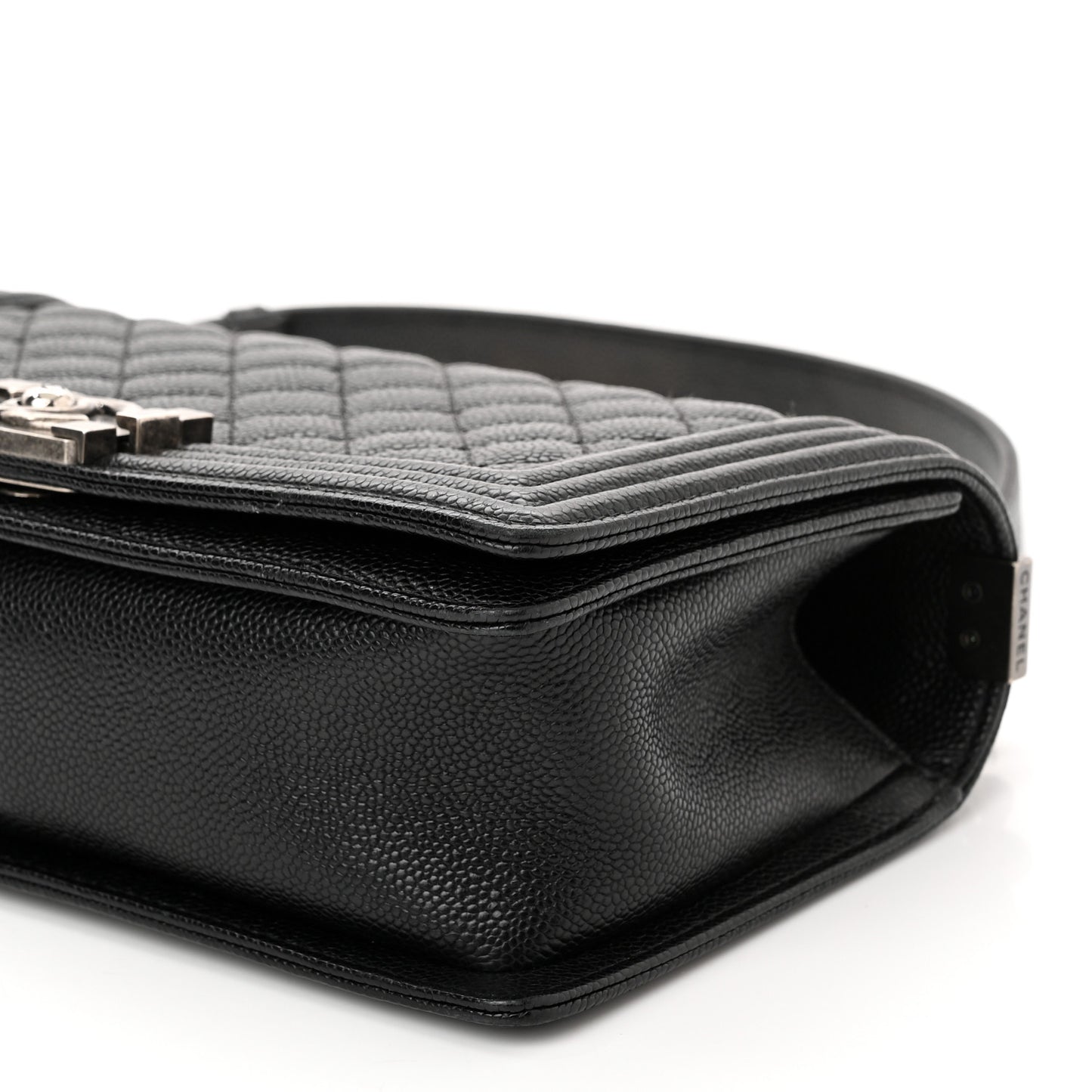 Caviar Quilted Medium Boy Flap Black