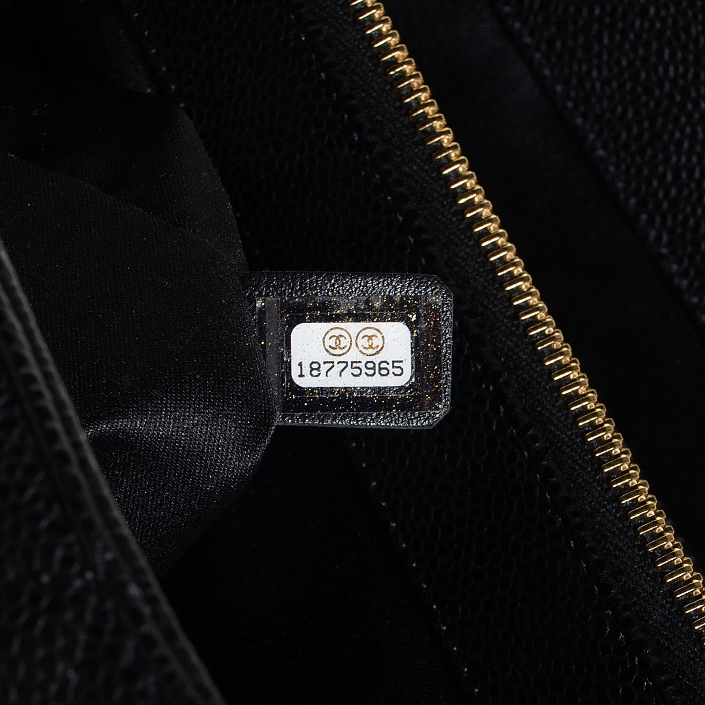 Caviar XL Grand Shopping Tote GST Black