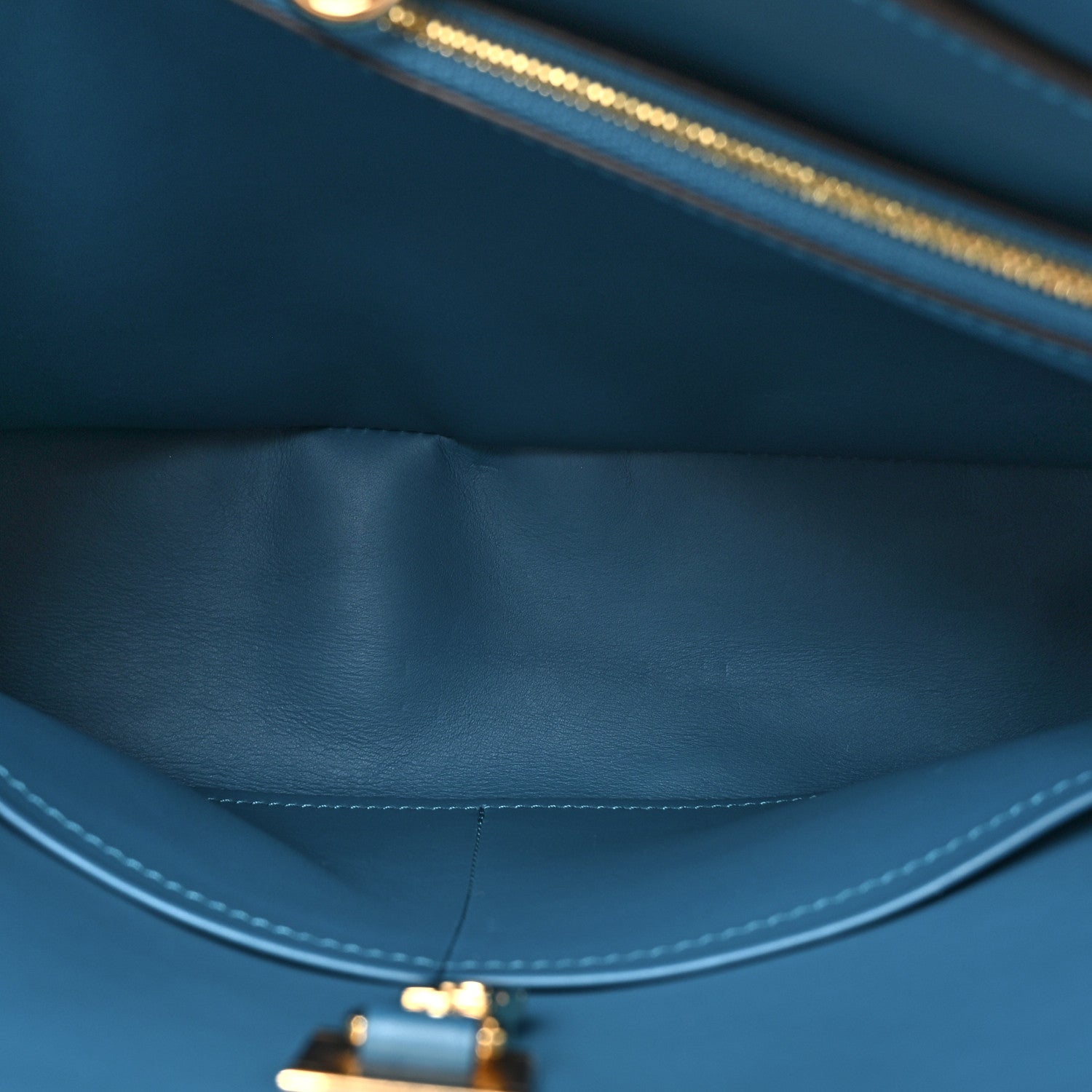 Louis Vuitton Veau Nuage Milla MM Colvert 6 of 10