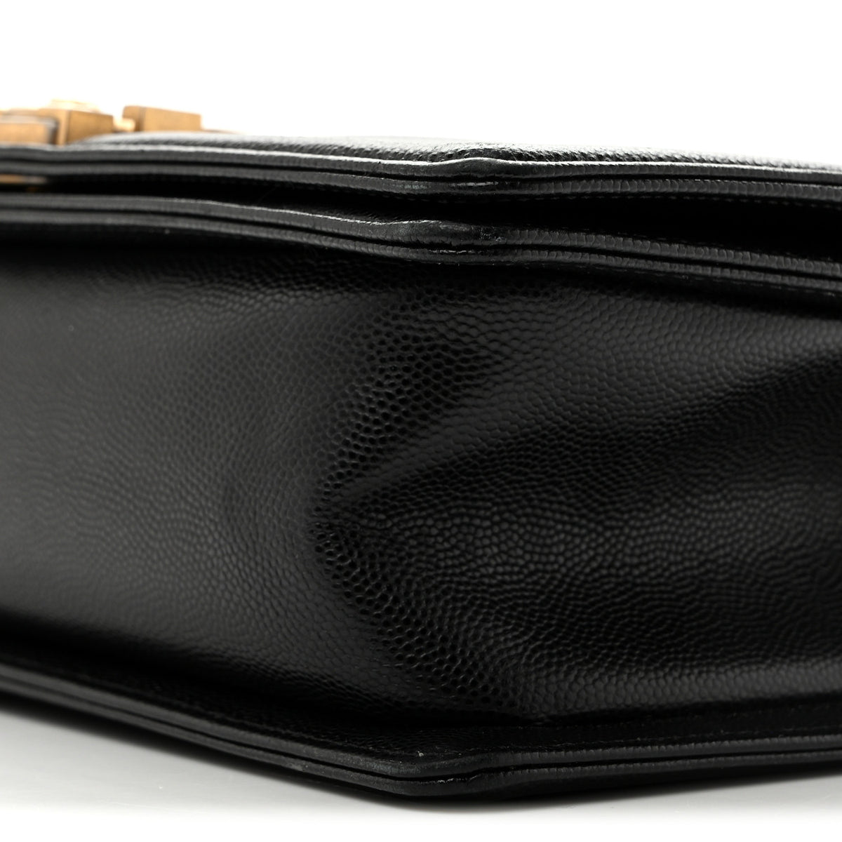 Caviar Quilted Medium Boy Flap Black