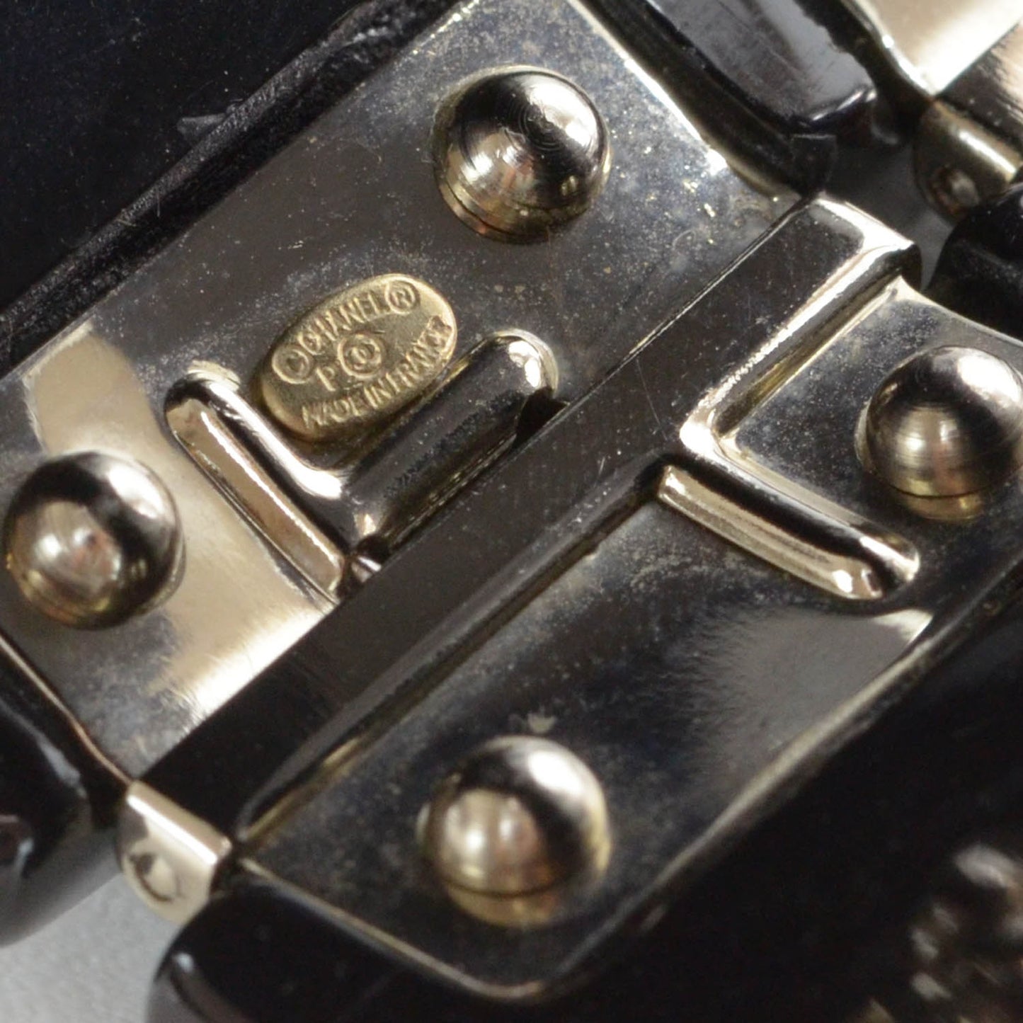 Resin Studded CC Wide Cuff Black