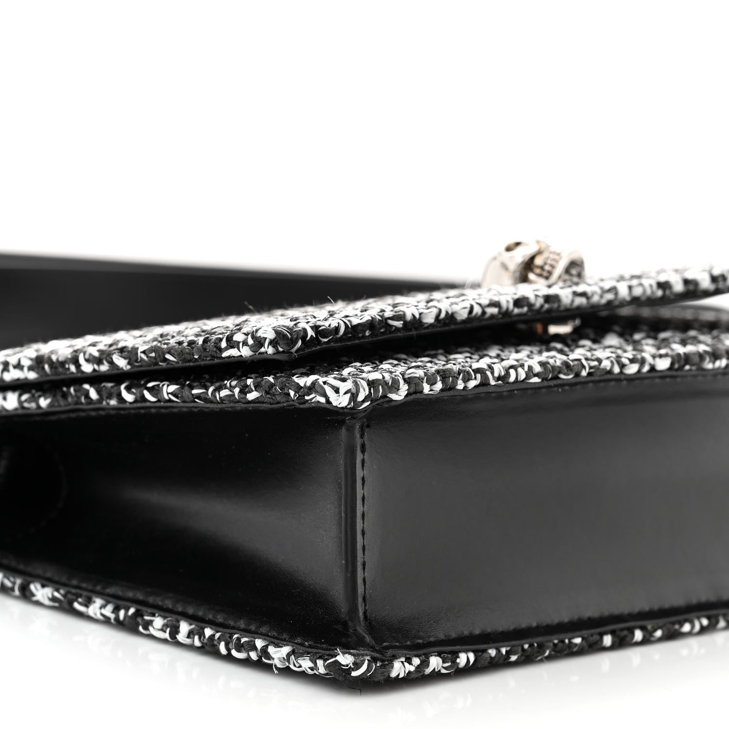 Alexander McQueen Raffia Skull Shoulder Bag Black White 8 of 9