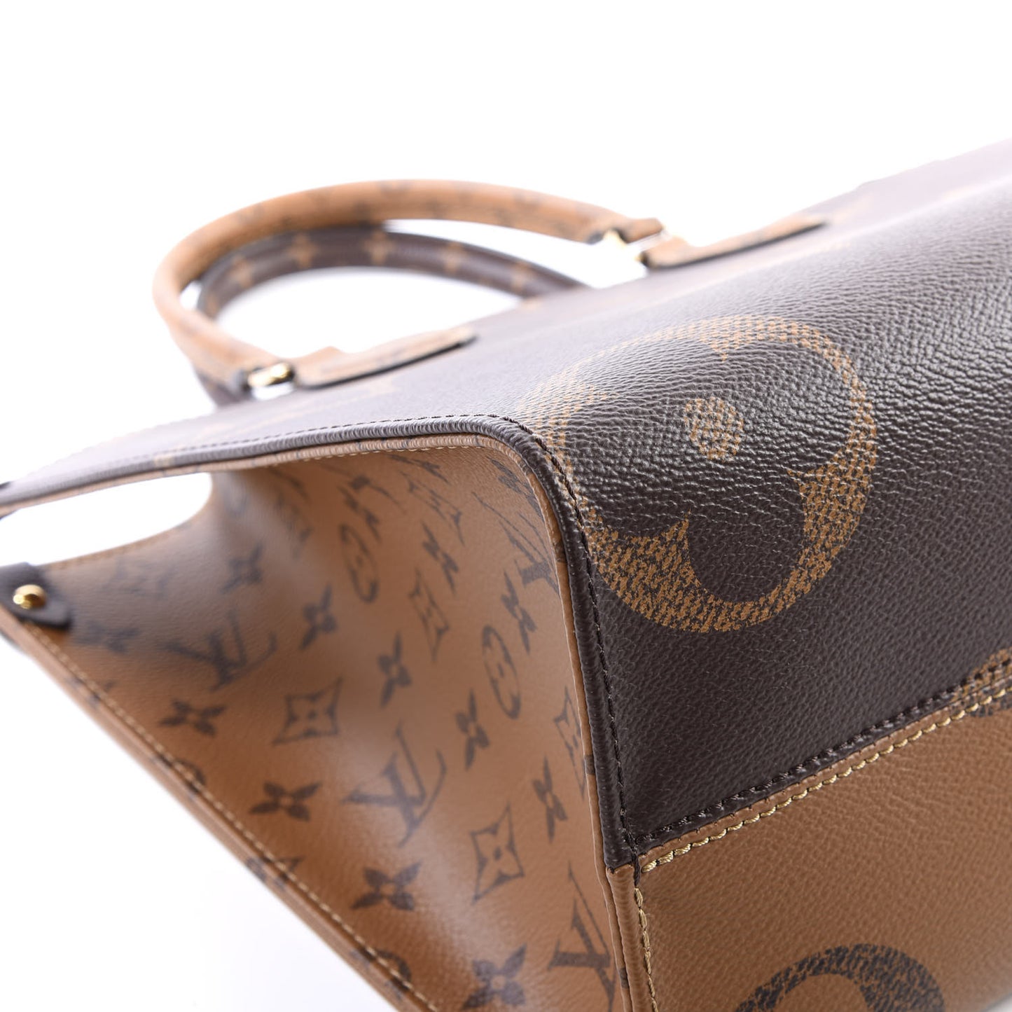 Reverse Monogram Giant Onthego MM